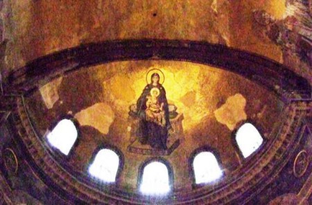 Ευχαριστήρια ωδή στην Παναγία προστάτιδα των Ελλήνων