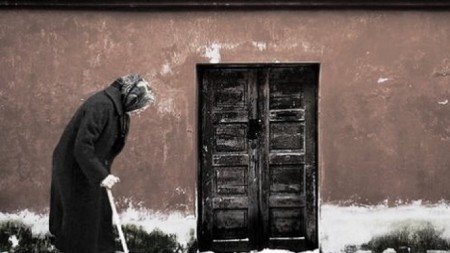 Νέο άθλιο ρατσιστικό έγκλημα στην Θεσσαλονίκη. Άλλη μία ηλικιωμένη γυναίκα σφάχτηκε, σε ένα κράτος που αφήνει τους αδύναμους απροστάτευτους ενώ μιλά για “σουξέ”.