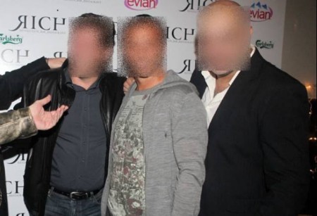 Ψευδομάρτυρας Στ’ αγκαλιά με υπουργό της ΝΔ! Στην Χρυσή Αυγή που κυκλοφορεί...  Διαβάστε περισσότερα: https://www.xryshaygh.com/index.php/enimerosi/view/pseudomarturas-st-agkalia-me-upourgo-ths-nd-sthn-chrush-augh-pou-kukloforei#ixzz2iWhRWIiS