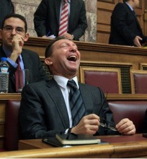 Θα μας τρελάνει ο Στουρνάρας: Δεν μπορούμε να λέμε: κανένα μέτρο!
