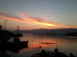 Τιμήστε δεόντως¨¨ την ημέρα του προδότη ….