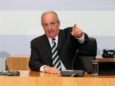 TO ΦΛΕΡΤ ΚΡΑΤΑΕΙ ΚΑΙΡΟ Διαζύγιο Τ.Κουίκ με ΑΝΕΛ και "γάμος" με ΝΔ...