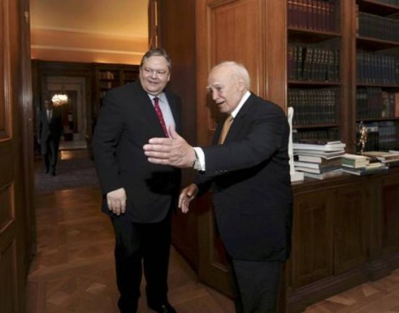 Η ΧΡΥΣΗ ΑΥΓΗ, ο Παπούλιας και ο σεβασμός στους θεσμούς  Διαβάστε περισσότερα: https://www.xryshaygh.com/index.php/enimerosi/view/h-chrush-augh-o-papoulias-kai-o-sebasmos-stous-thesmous#ixzz2jOvVbuhF