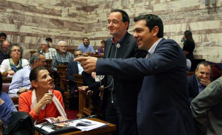 Ανθρωπάκια που μετράνε τα πάντα με τις ψήφους: «Προσοχή να μην ανέβει η Χρυσή Αυγή»  Διαβάστε περισσότερα: https://www.xryshaygh.com/index.php/enimerosi/view/anthrwpakia-pou-metrane-ta-panta-me-tis-pshfous-prosochh-na-mhn-anebei-h-ch#ixzz2jgWXs8cW