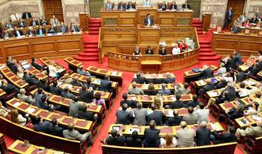 ΖΟΥΝ ΣΤΗ ΧΛΙΔΗ & ΕΠΕΝΔΥΟΥΝ ΣΕ ΒΑΡΟΣ ΤΗΣ ΧΩΡΑΣ Α.Σαμαράς: "Οι Έλληνες έχασαν 40% του εισοδήματος τους" - Οι βουλευτές τι έχασαν;