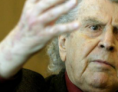 O Μίκης Θεοδωράκης επιτίθεται σε όσους θέλουν πόλεμο με τη Συρία: Τι να περιμένεις από τους άγριους με τη γραβάτα…