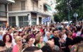 Εφ.Συντακτών: “Γιαγιάδες και παππούδες, μεσήλικες και πιτσιρικάδες παραμένουν δίπλα στην Χρυσή Αυγή”  Διαβάστε περισσότερα: https://www.xryshaygh.com/index.php/enimerosi/view/ef.suntaktwn-giagiades-kai-pappoudes-meshlikes-kai-pitsirikades-paramenoun#ixzz2j