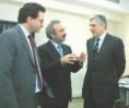 Όταν σκοτώνεις τον γείτονα σου, γλιτώνεις τον Πάχτα της γειτονιάς σου.